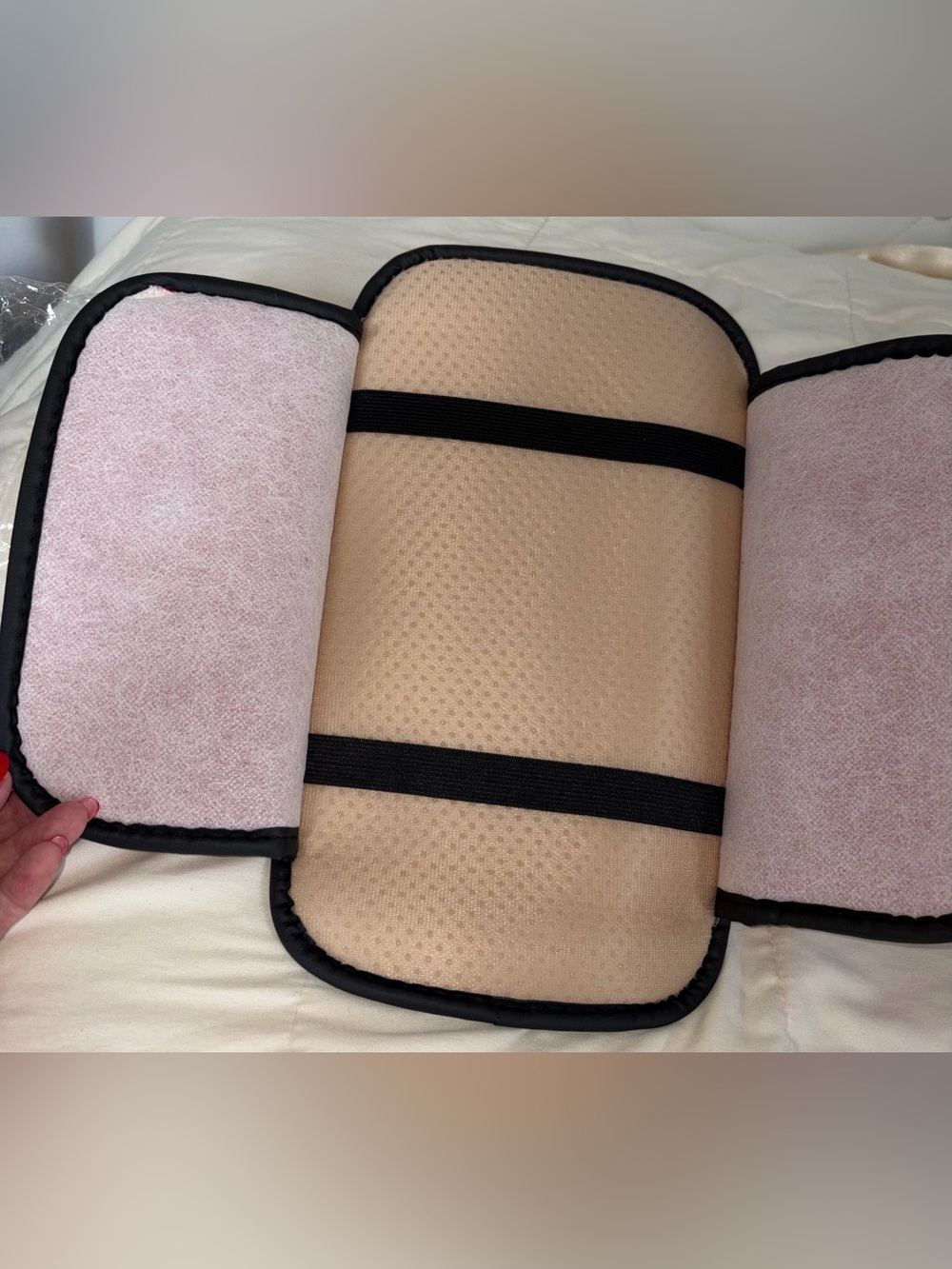 Red auto arm rest slipcover with side pockets - Picture 4 of 4